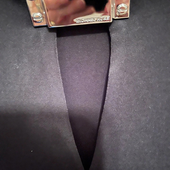 MICHAEL KORS~LIGHTWEIGHT BLACK BLOUSE~ - Picture 3 of 6